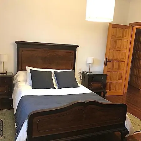 Casa Fenteiras * كانجاس دي مورازو